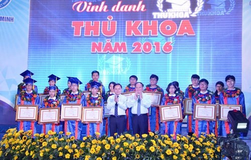 Vinh danh 83 thủ khoa các trường đại học, cao đẳng tại Thành phố Hồ Chí Minh  - ảnh 1